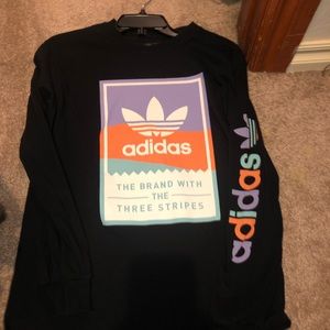 Barley worn long sleeve Addis’s black shirt!